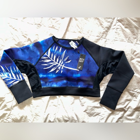 NWT Rash guard - Picture 2 of 6